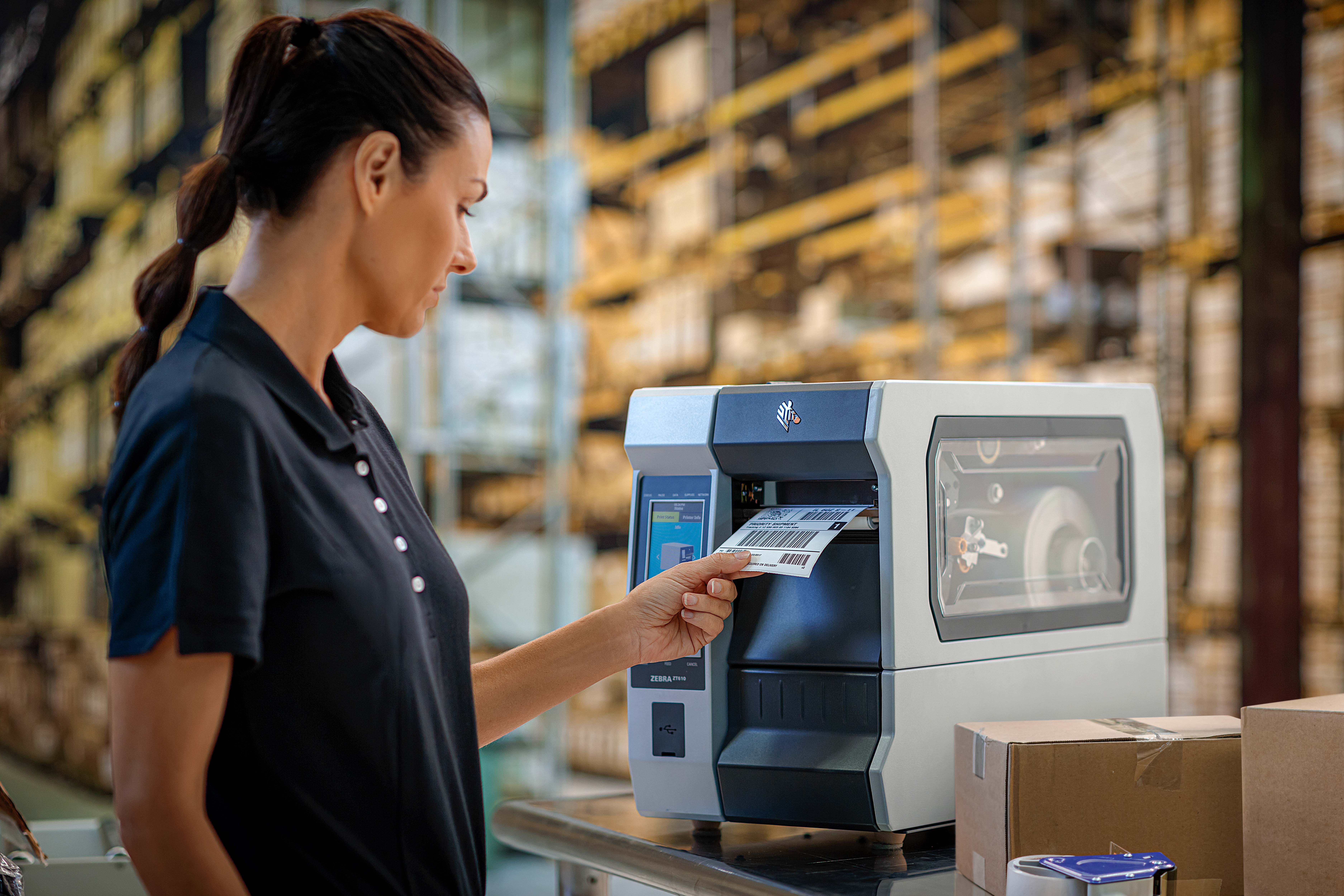 warehouse-photography-application-packing-zt610_V2